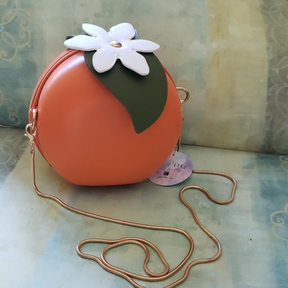 Ella & Elly Handbags - NWT Ella & Elly orange shaped purse
